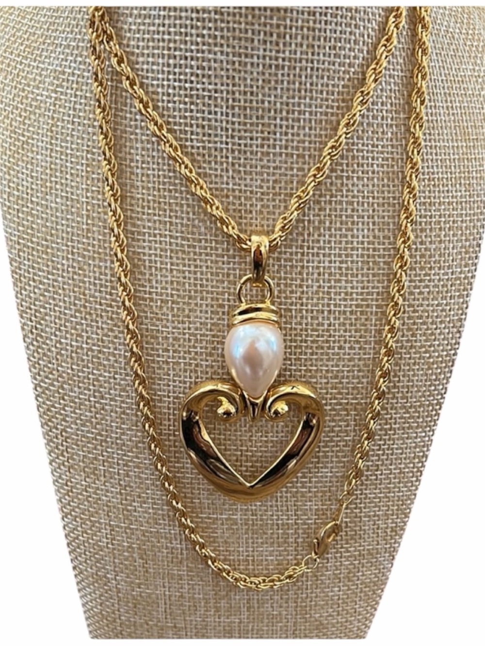 PREMIER DESIGN LONG GOLD PLATED HEART & PEARL NECKLACE  Vintage Estate Jewelry